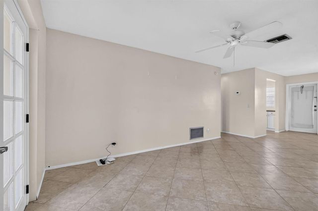 2182 NE 1st Way 202, Boynton Beach, FL 33435