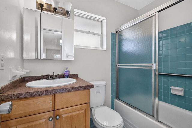 2182 NE 1st Way 202, Boynton Beach, FL 33435