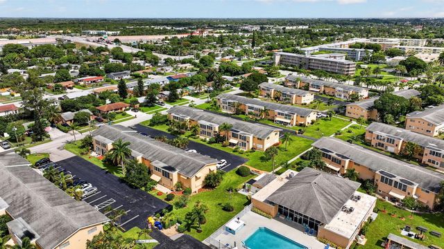 2182 NE 1st Way 202, Boynton Beach, FL 33435