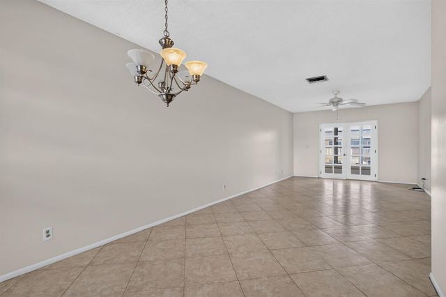 2182 NE 1st Way 202, Boynton Beach, FL 33435