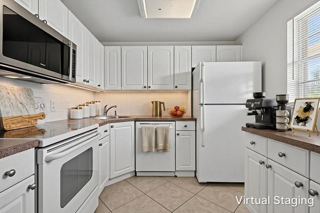 2182 NE 1st Way 202, Boynton Beach, FL 33435