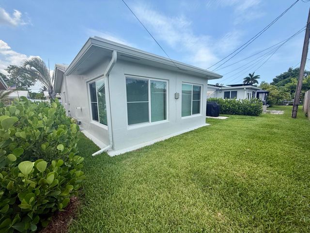 2712 NW 52nd Court, Tamarac, FL 33309