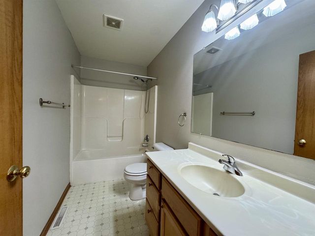 1129 Gils Way, Cross Plains, WI 53528