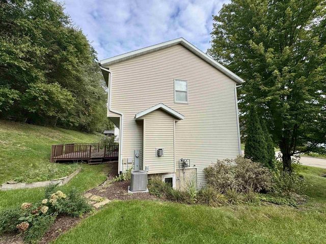 1129 Gils Way, Cross Plains, WI 53528