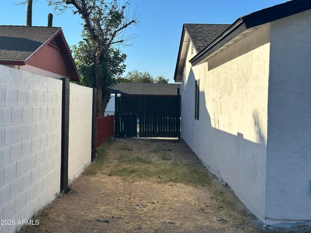 8807 W Catalina Drive, Phoenix, AZ 85037