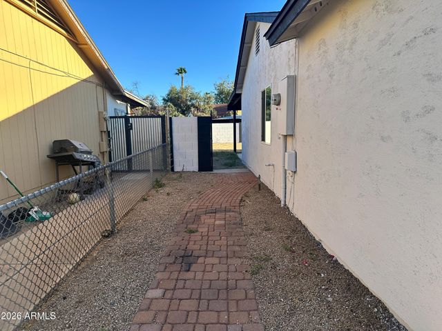 8807 W Catalina Drive, Phoenix, AZ 85037