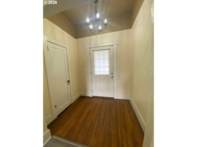 3026 Se TACOMA St, Portland, OR 97202