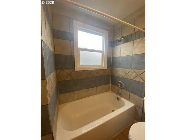 3026 Se TACOMA St, Portland, OR 97202