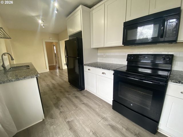 3026 Se TACOMA St, Portland, OR 97202