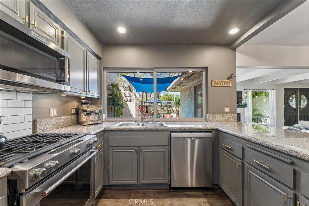 Image 10 of property listing at 1507 Redwood Circle, Thousand Oaks, CA 91360