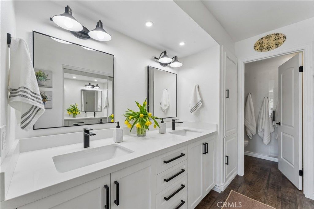 Image 14 of property listing at 1507 Redwood Circle, Thousand Oaks, CA 91360