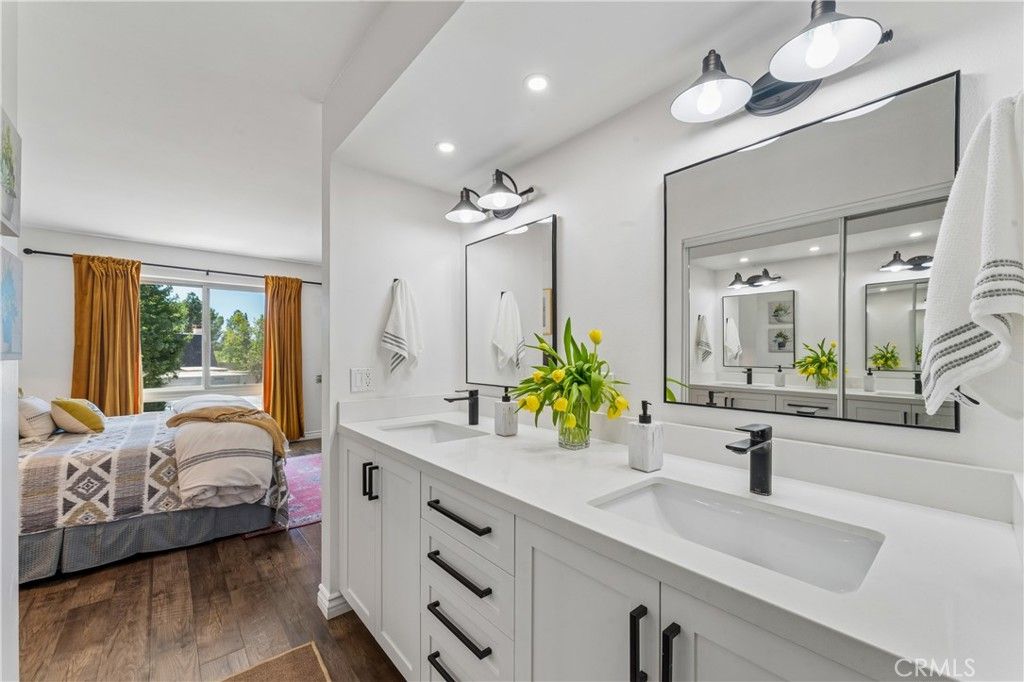 Image 15 of property listing at 1507 Redwood Circle, Thousand Oaks, CA 91360