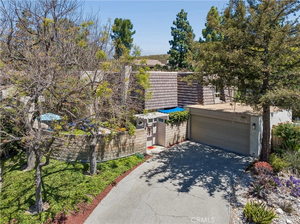 Image 2 of property listing at 1507 Redwood Circle, Thousand Oaks, CA 91360