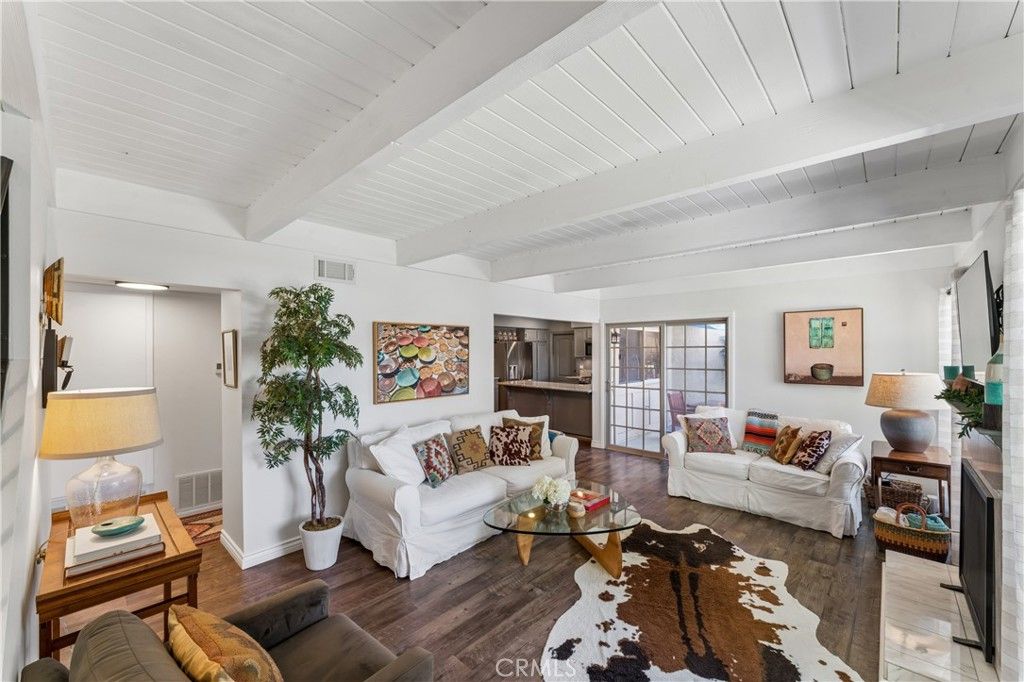 Image 7 of property listing at 1507 Redwood Circle, Thousand Oaks, CA 91360
