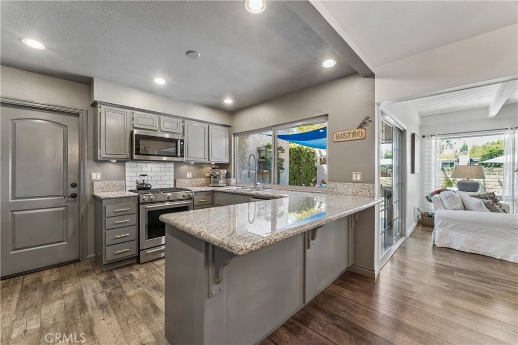 Image 9 of property listing at 1507 Redwood Circle, Thousand Oaks, CA 91360