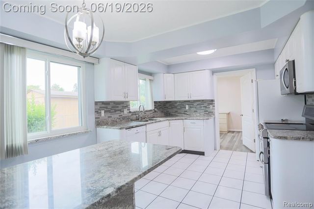 4788 Bloomfield Drive, Sterling Heights, MI 48310