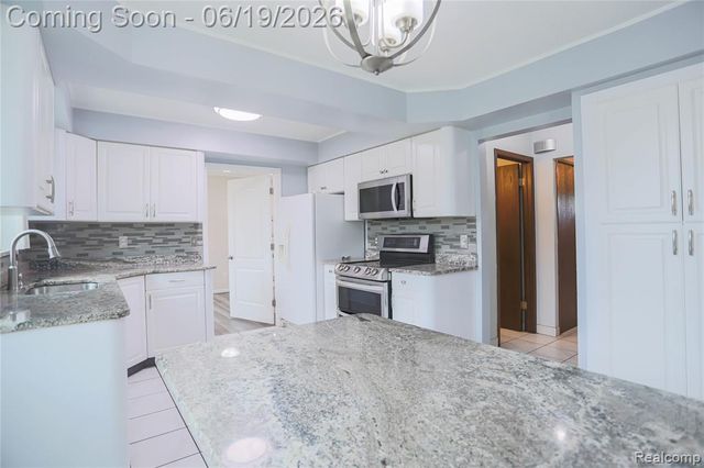 4788 Bloomfield Drive, Sterling Heights, MI 48310