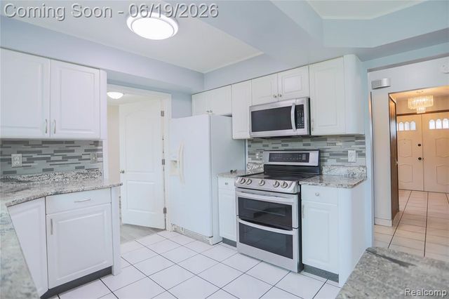 4788 Bloomfield Drive, Sterling Heights, MI 48310