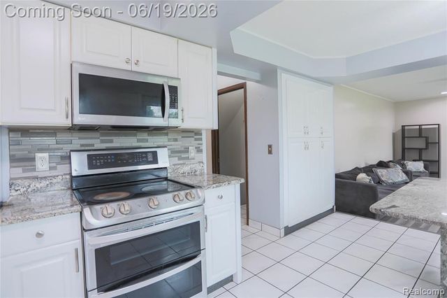 4788 Bloomfield Drive, Sterling Heights, MI 48310