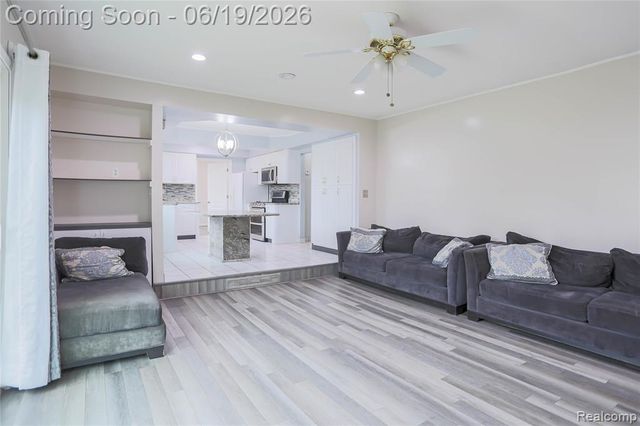 4788 Bloomfield Drive, Sterling Heights, MI 48310