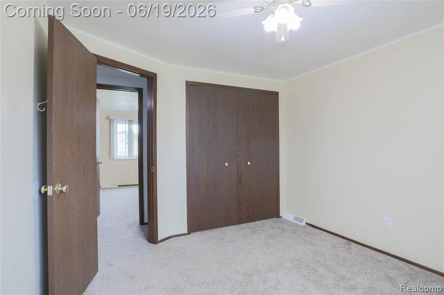 4788 Bloomfield Drive, Sterling Heights, MI 48310