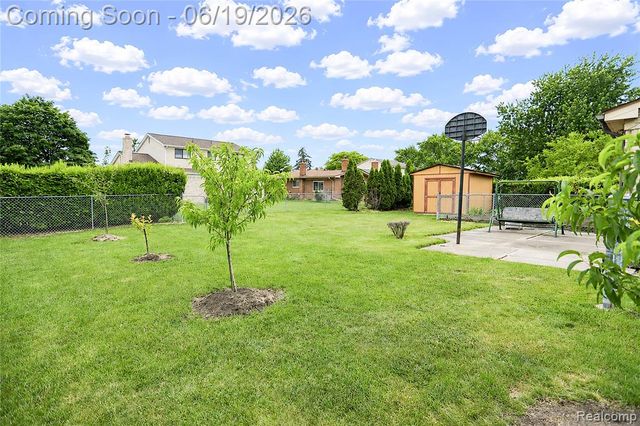 4788 Bloomfield Drive, Sterling Heights, MI 48310