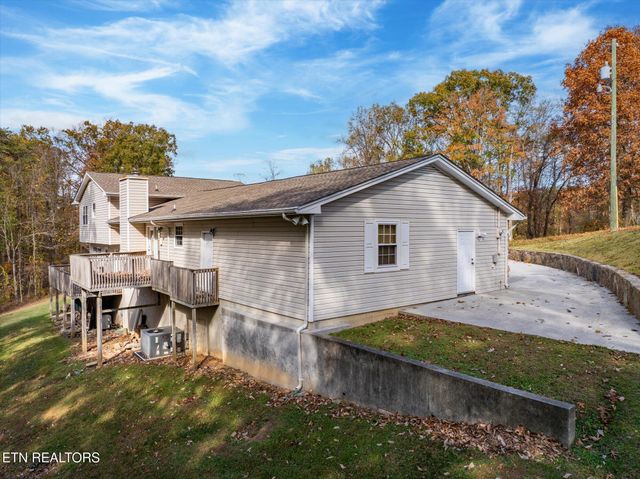 609 Stephens Rd, Rocky Top, TN 37769