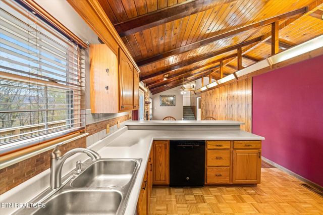 609 Stephens Rd, Rocky Top, TN 37769