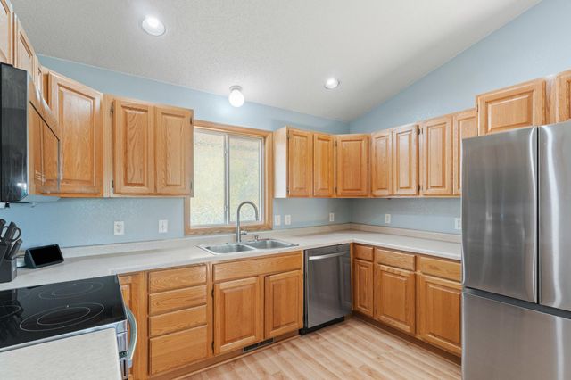 561 12th Street SW, Faribault, MN 55021