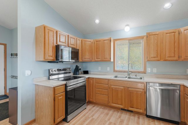 561 12th Street SW, Faribault, MN 55021
