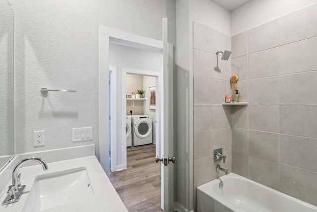 10521 Agile LN, Buda, TX 78610