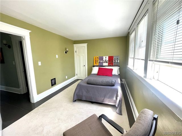 681 Mckinley Parkway, Buffalo, NY 14220