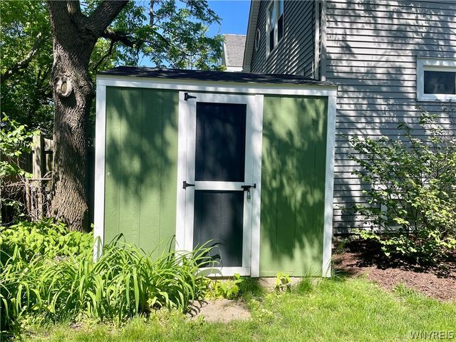 681 Mckinley Parkway, Buffalo, NY 14220