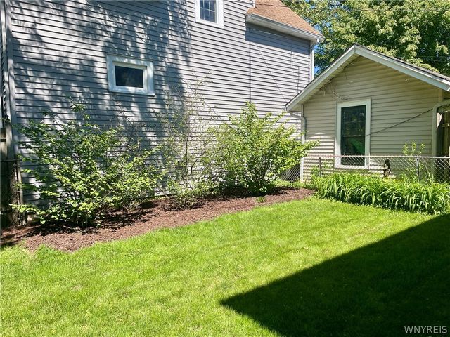 681 Mckinley Parkway, Buffalo, NY 14220