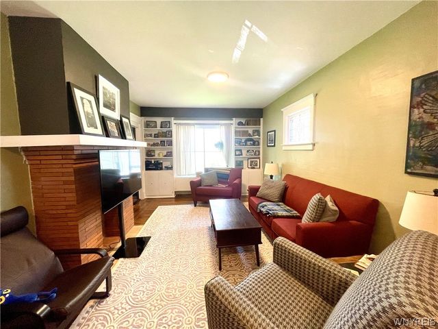 681 Mckinley Parkway, Buffalo, NY 14220