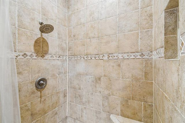 19315 LAKE PICKETT ROAD, Orlando, FL 32820