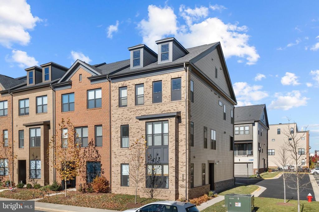 22962 SULLIVANS COVE SQ, Brambleton, VA 20148