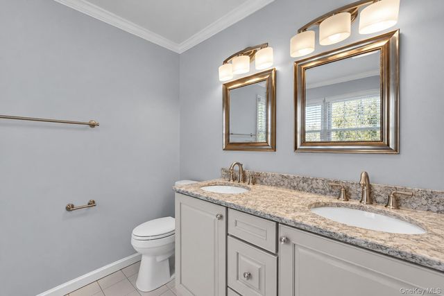 184 Cranberry Court, Melville, NY 11747