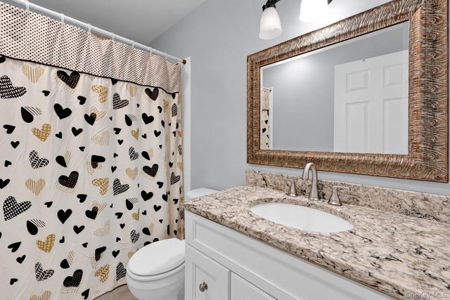184 Cranberry Court, Melville, NY 11747