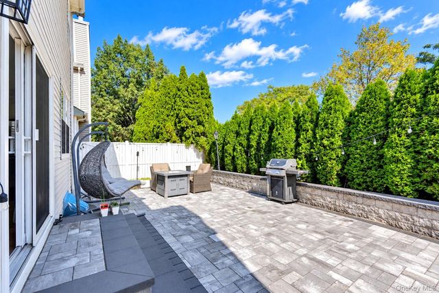 184 Cranberry Court, Melville, NY 11747