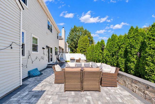 184 Cranberry Court, Melville, NY 11747