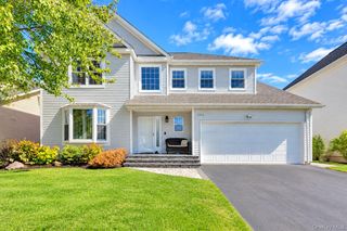 184 Cranberry Court, Melville, NY 11747