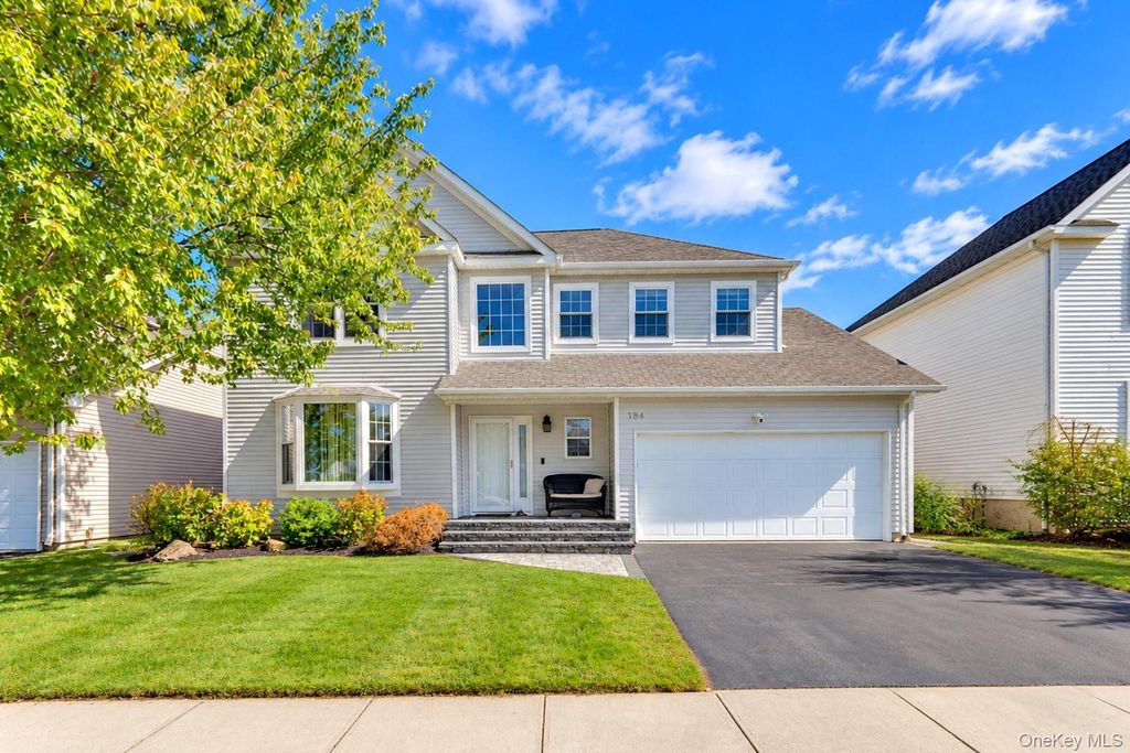184 Cranberry Court, Melville, NY 11747 — photo 2