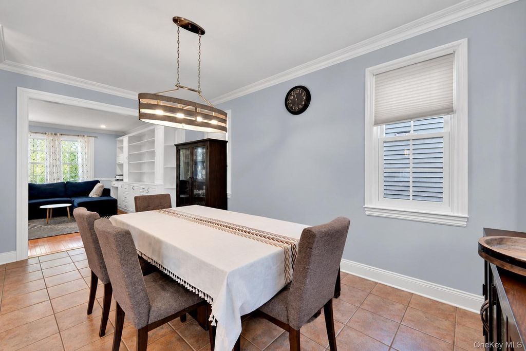 184 Cranberry Court, Melville, NY 11747 — photo 5