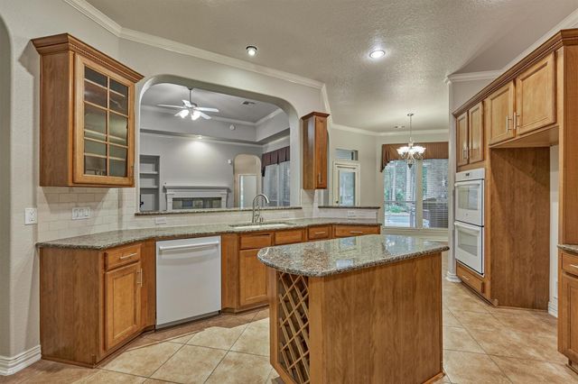 1608 Beau Rivage, Conroe, TX 77304