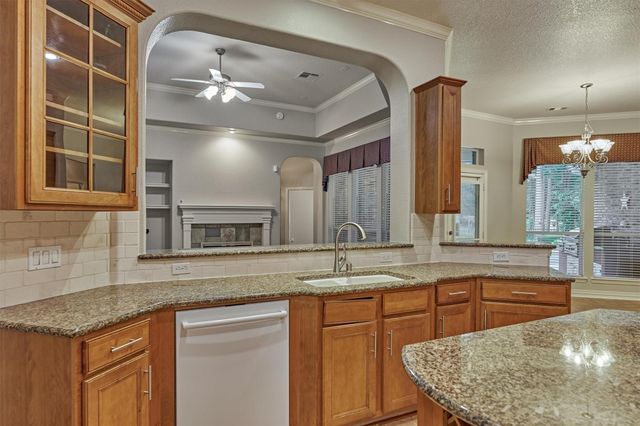 1608 Beau Rivage, Conroe, TX 77304