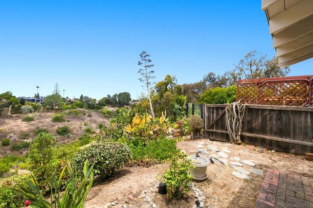2732 Gobat, San Diego, CA 92122