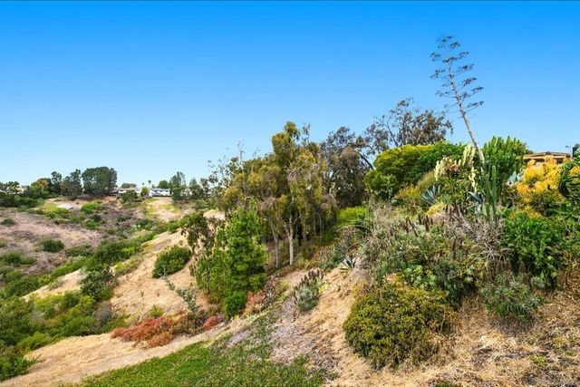 2732 Gobat, San Diego, CA 92122