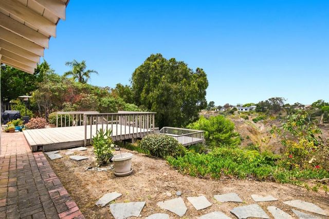 2732 Gobat, San Diego, CA 92122