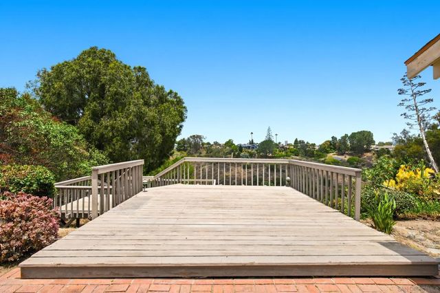 2732 Gobat, San Diego, CA 92122